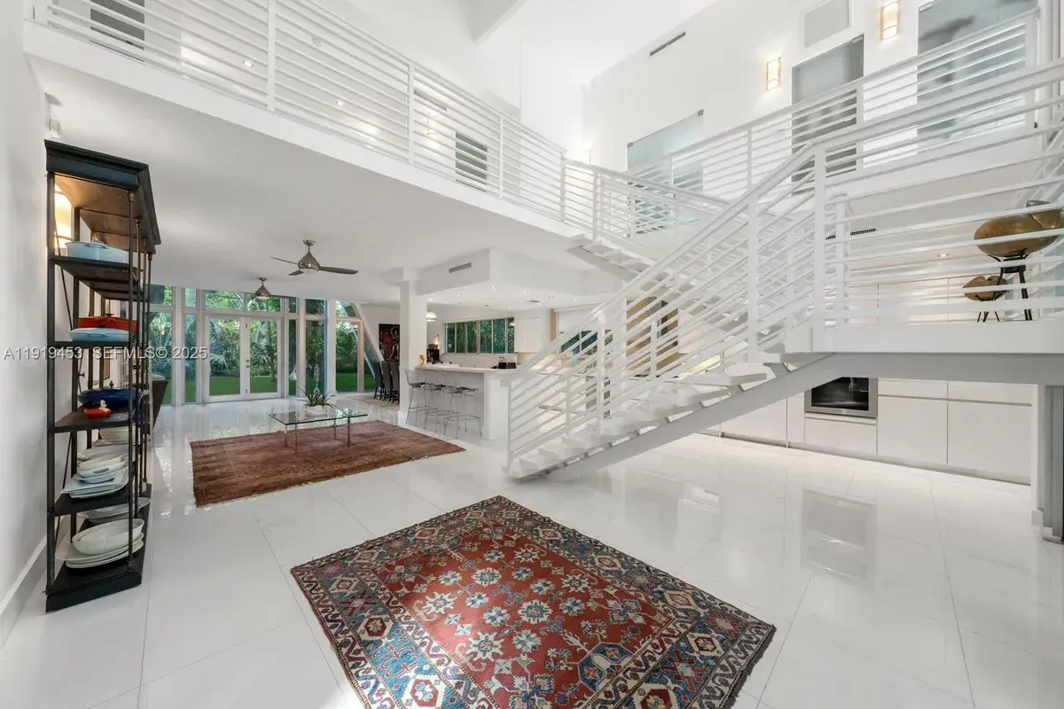 3861 Kumquat Ave, Miami FL 33133
