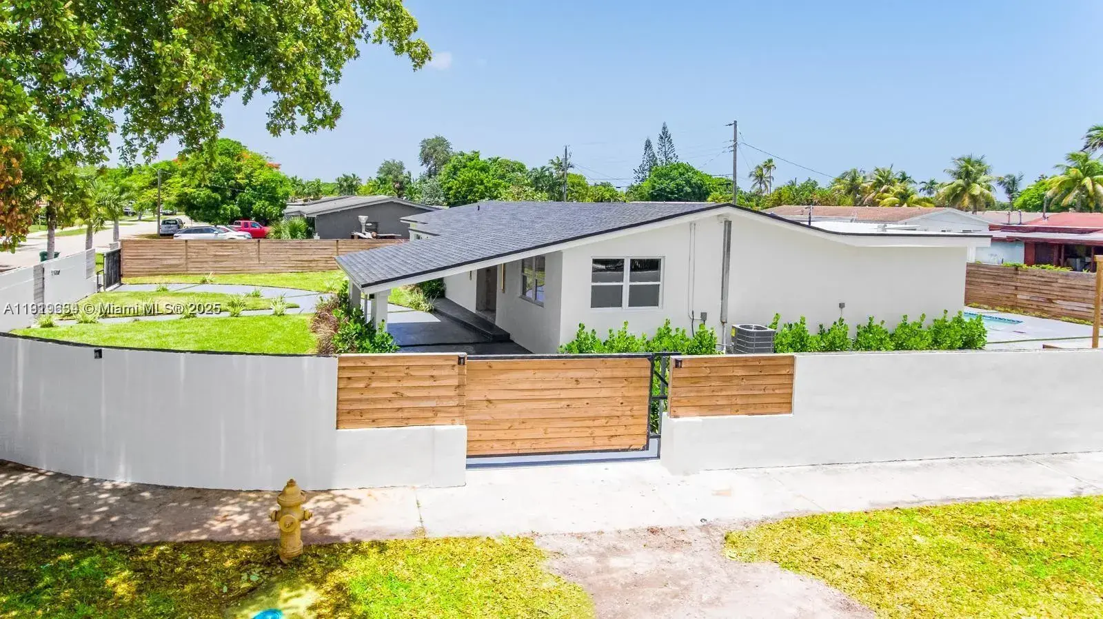 19661 NE 10th Pl, Miami FL 33179