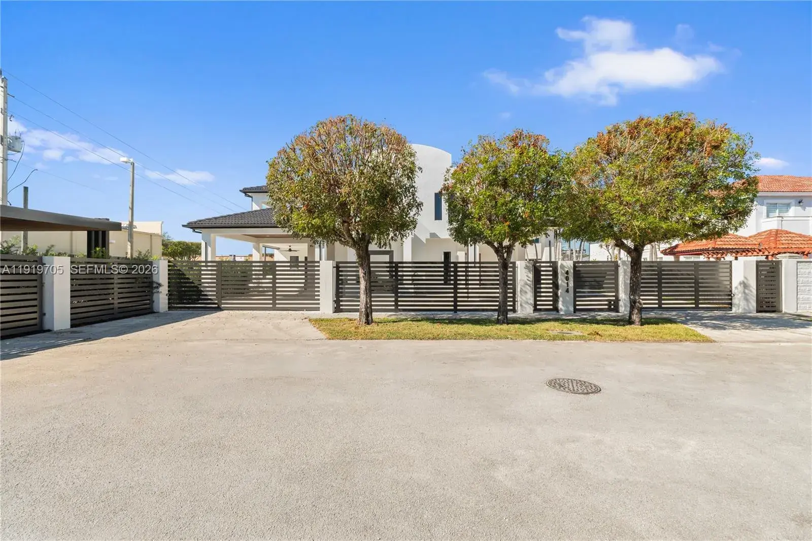 4 bedroom 4 bath Residential for sale at 4014 SW 144th Pl, Miami FL 33175