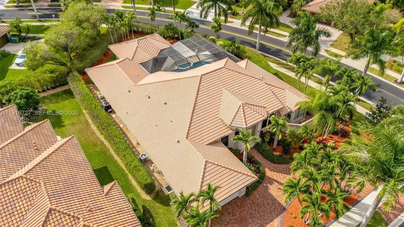 5 bedroom 3 bath Residential for sale at 392 Coconut Cir, Weston FL 33326