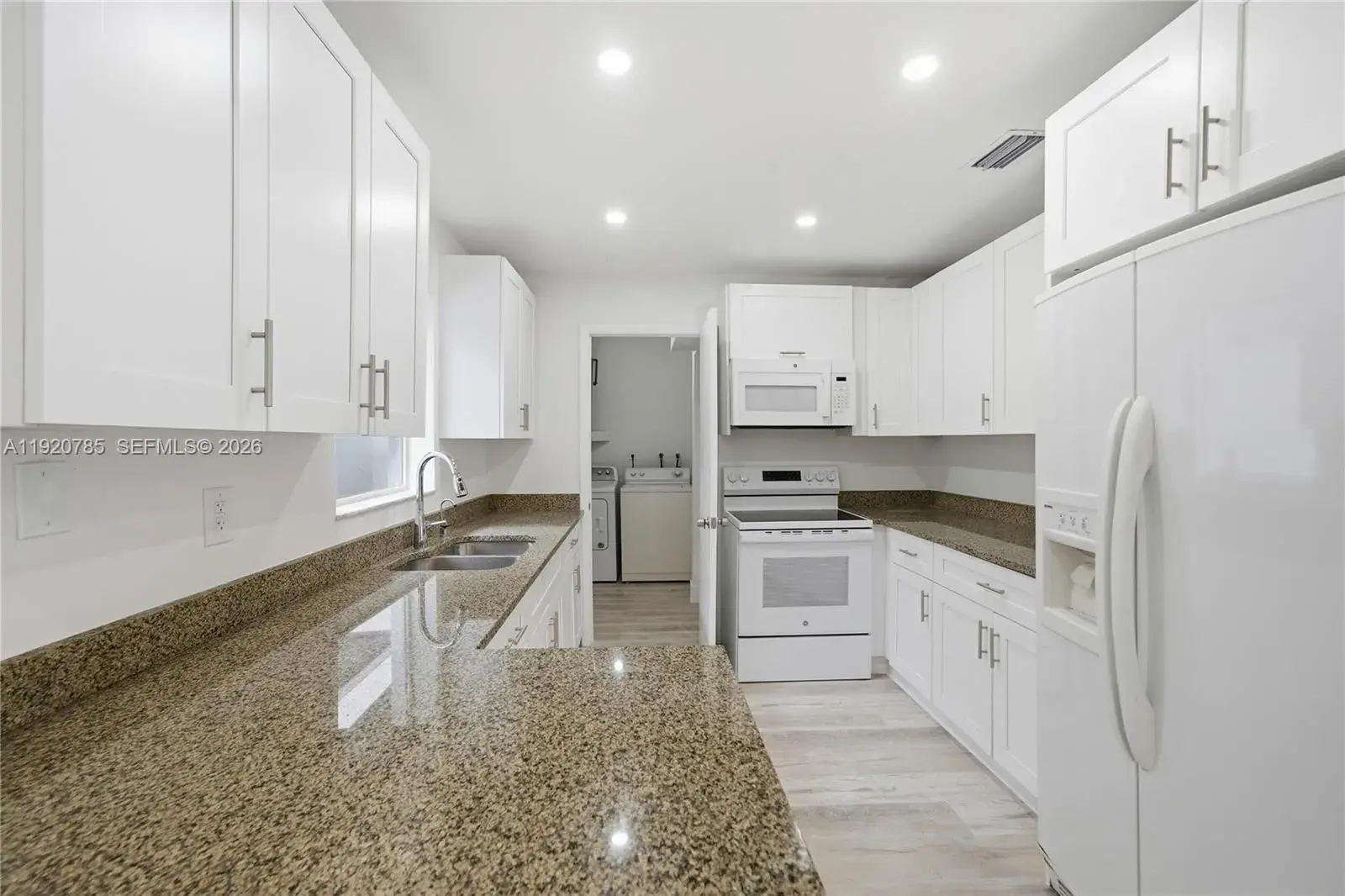 1281 W 42nd St, Hialeah FL 33012