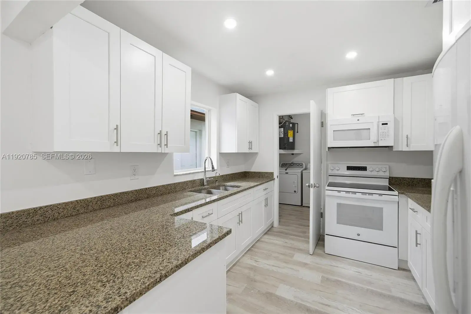 1281 W 42nd St, Hialeah FL 33012