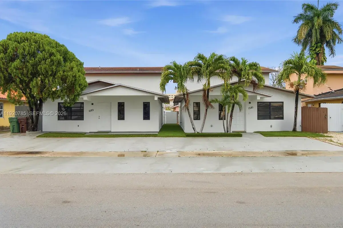 1281 W 42nd St, Hialeah FL 33012