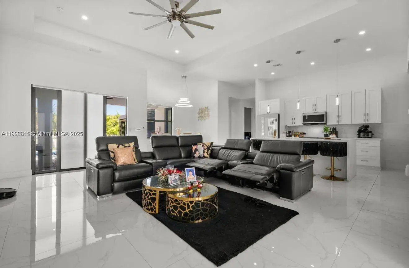 2522 NW 15TH PL, Cape Coral FL 33993