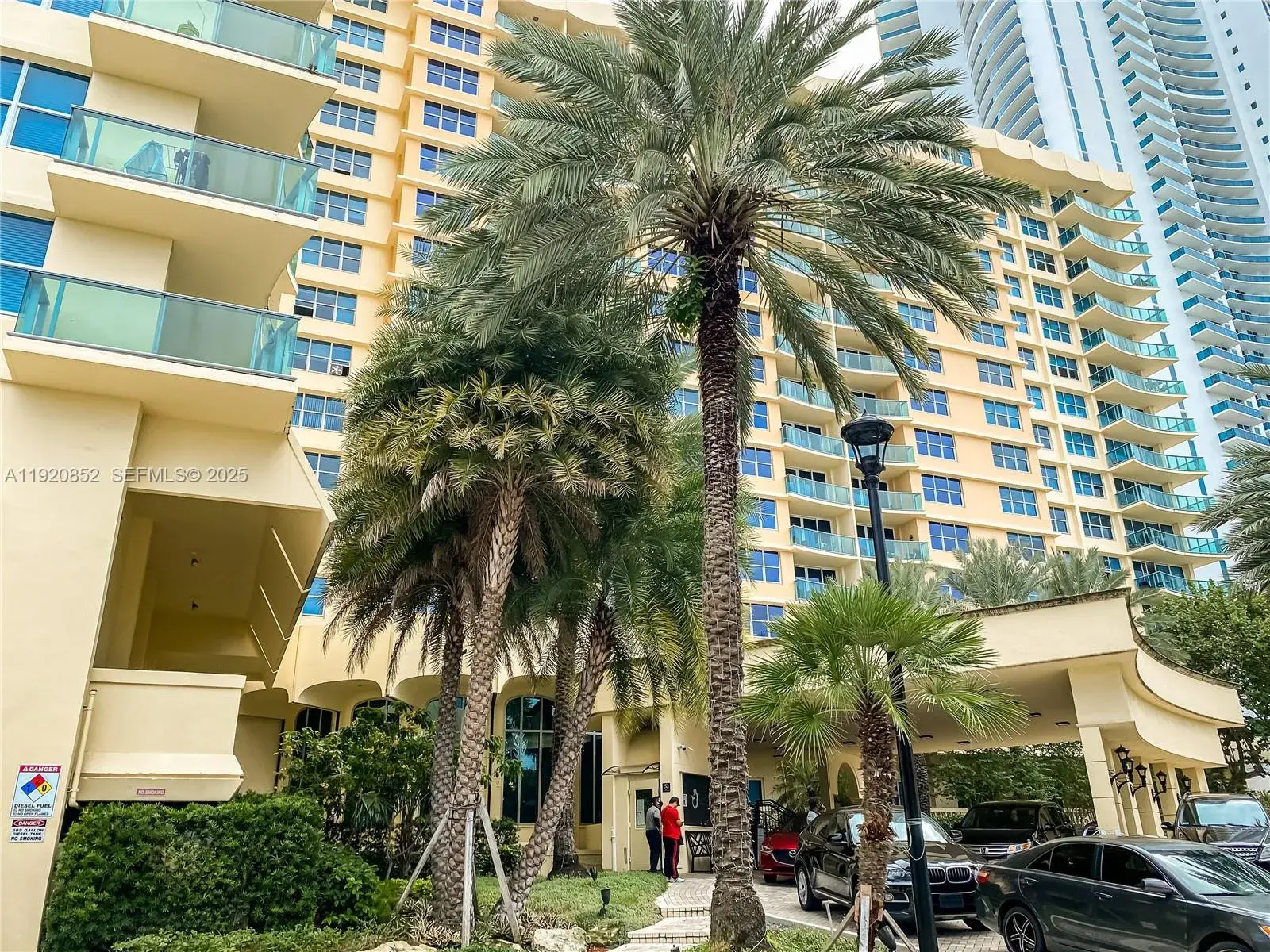 1 bedroom 1 bath Residential for sale at 2501 S Ocean Dr # 828, Hollywood FL 33019