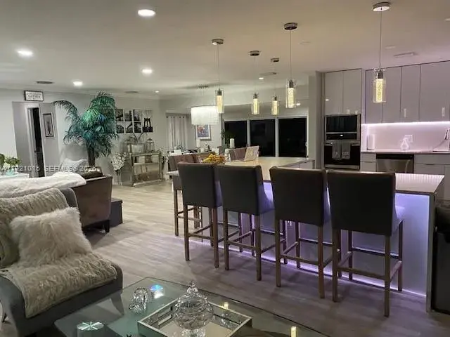 3 bedroom 2 bath Residential Lease for rent at 428 N Crescent Dr, Hollywood FL 33021