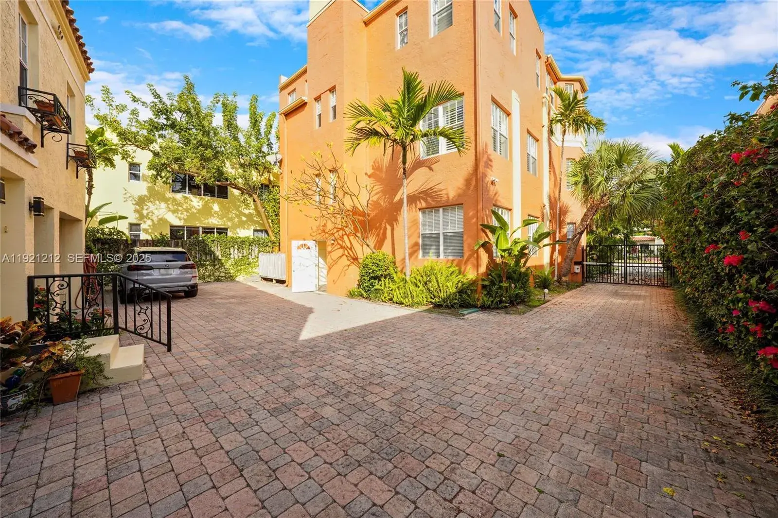 2870 Pine Tree Dr # 3, Miami Beach FL 33140
