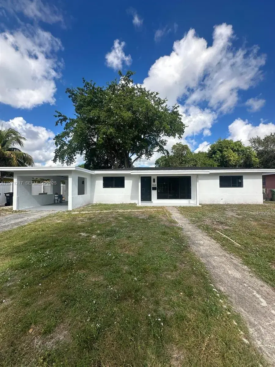 3 bedroom 2 bath Residential for sale at 810 Wyoming Ave, Fort Lauderdale FL 33312