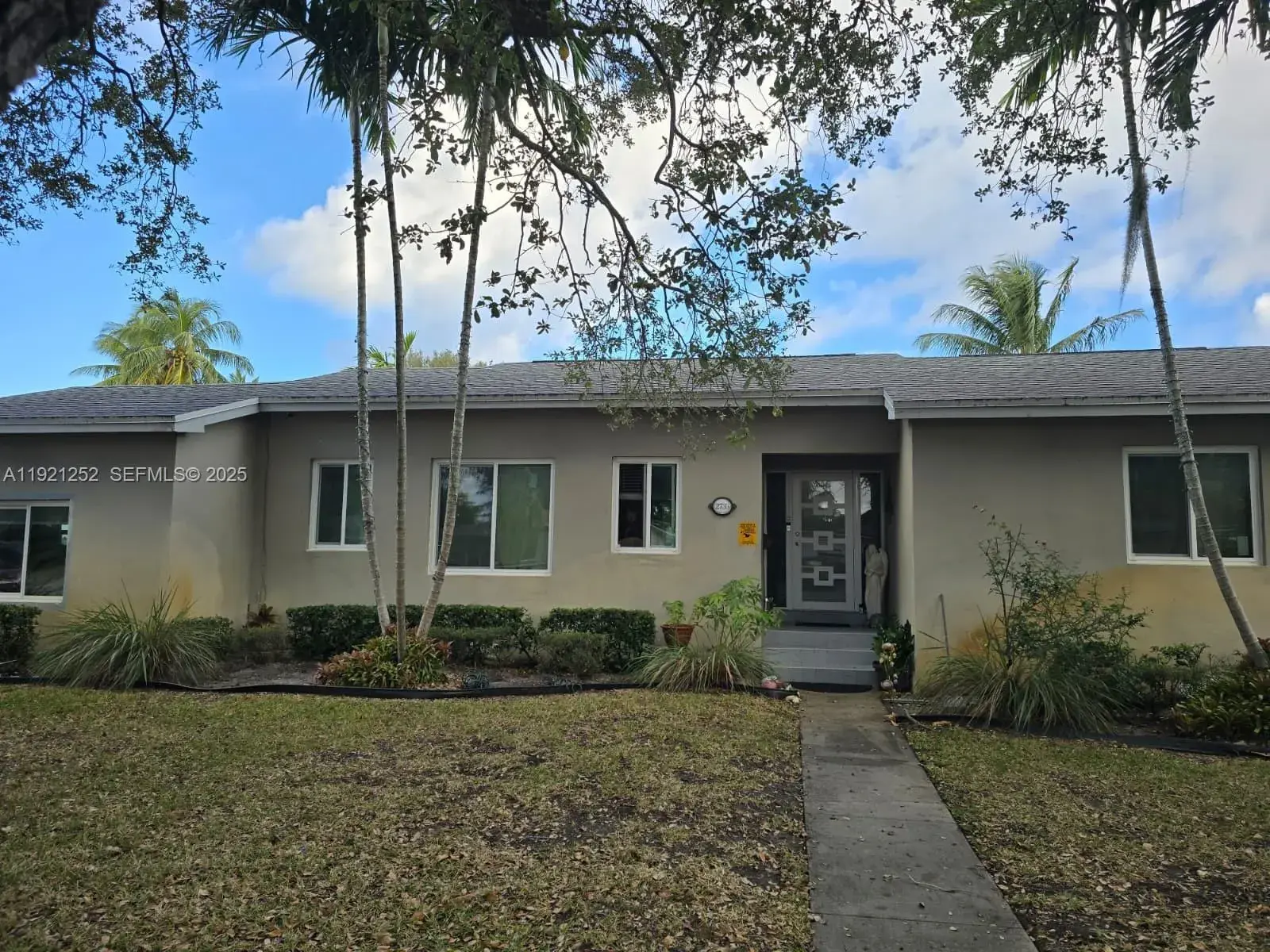 3 bedroom 2 bath Residential for sale at 2733 Washington St, Hollywood FL 33020