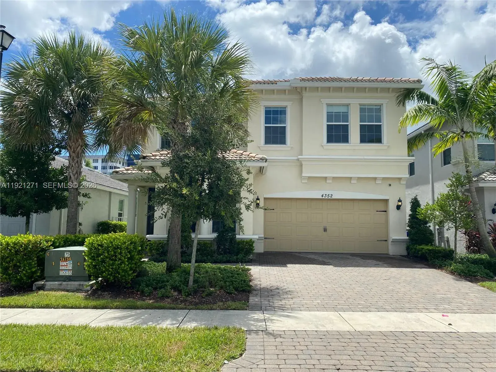 5 bedroom 3 bath Residential for sale at 4352 Large Leaf Ln, Hollywood FL 33021