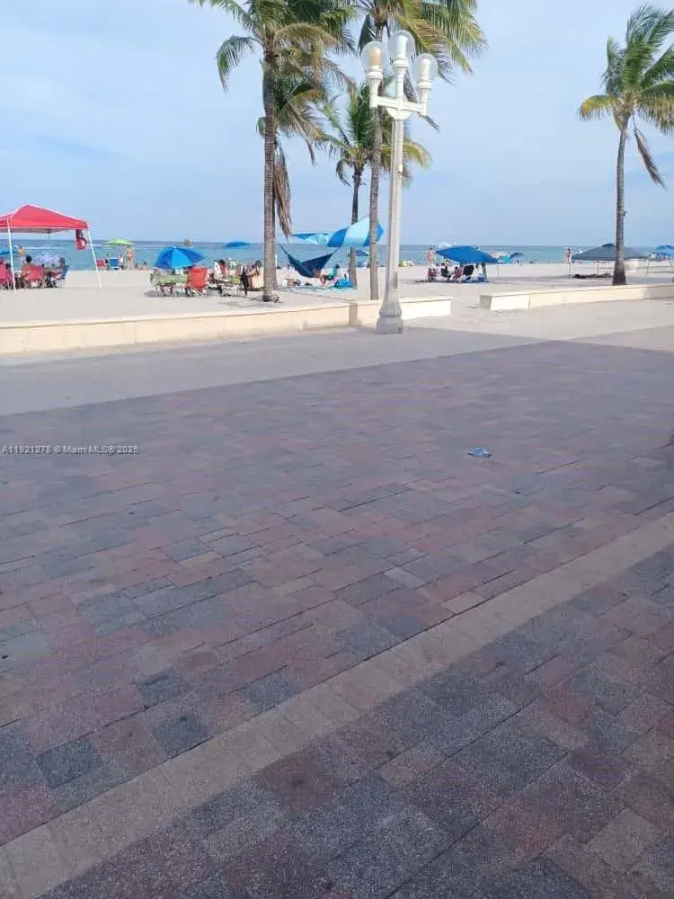 322 Nebraska St # 1, Hollywood FL 33019