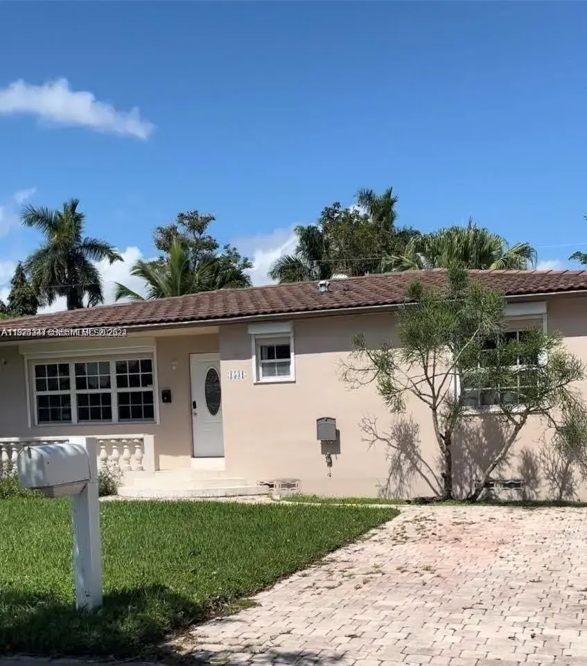 3 bedroom 2 bath Residential Lease for rent at 1531 Moffett St (AVAILABLE NOW) # 0, Hollywood FL 33020