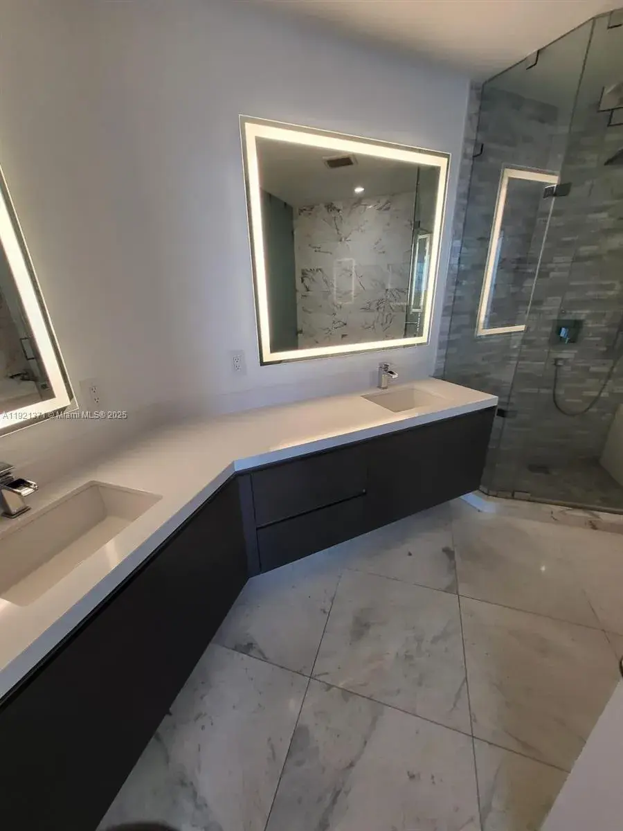 851 NE 1st Ave # 2008, Miami FL 33132