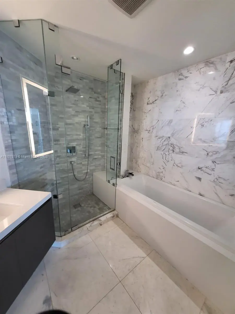 851 NE 1st Ave # 2008, Miami FL 33132