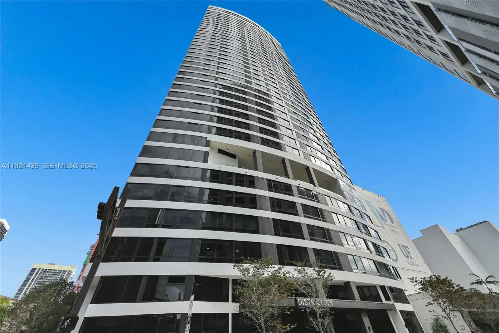 225 N Miami Avenue # 901, Miami FL 33128