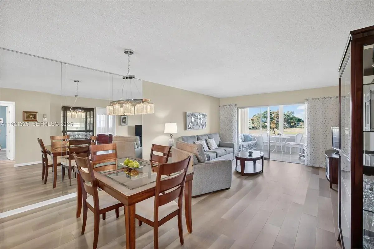 7817 Golf Circle Dr # 301, Margate FL 33063
