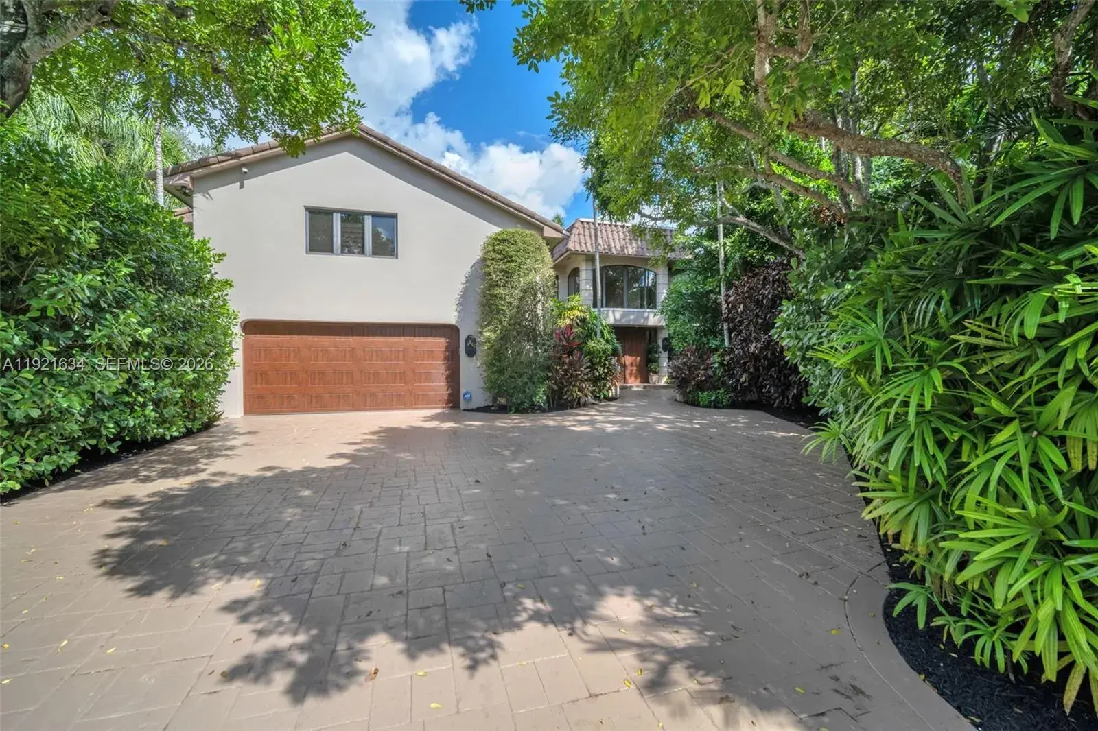 6 bedroom 6 bath Residential for sale at 2941 Fairway Dr, Hollywood FL 33021