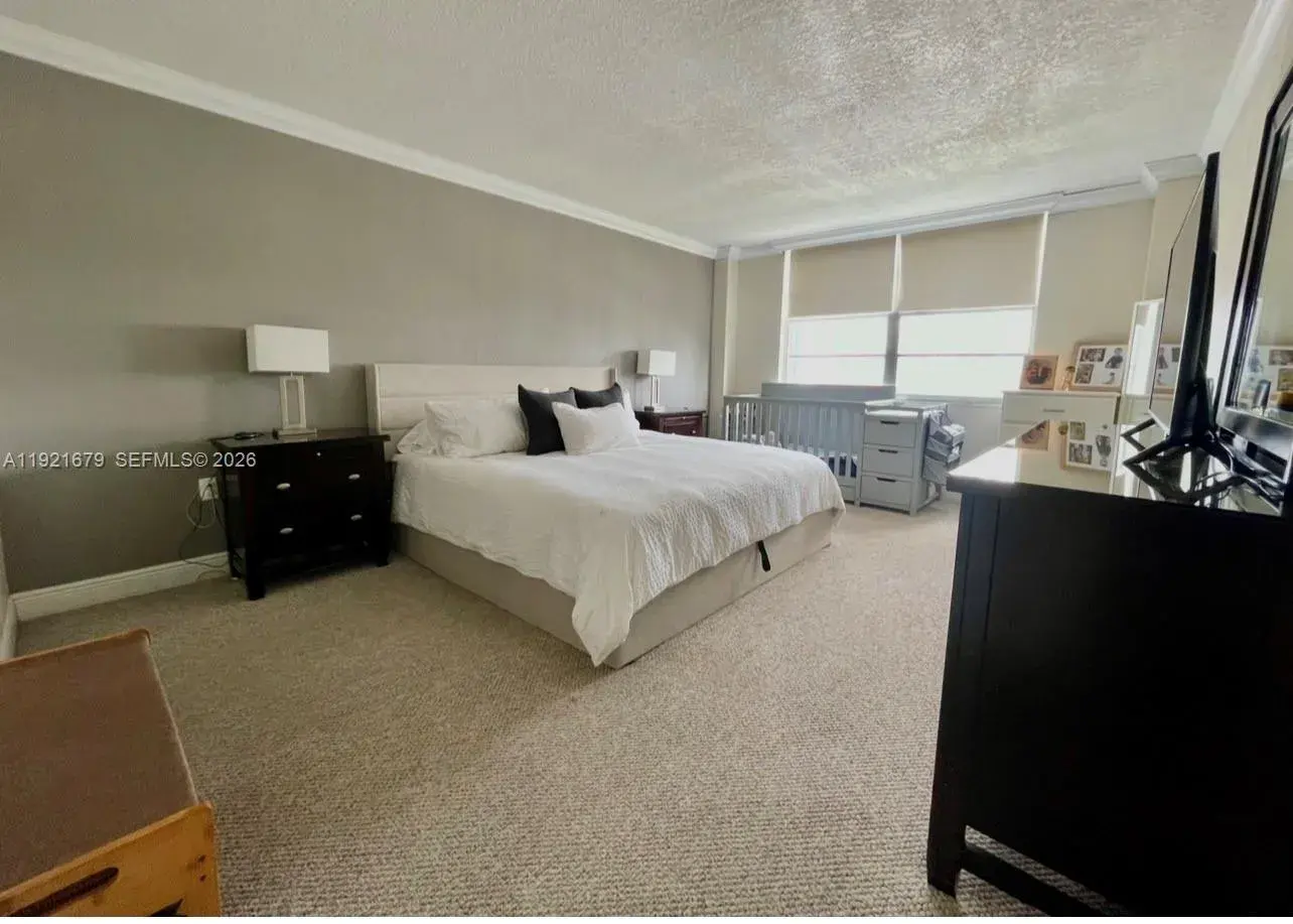 2 bedroom 2 bath Residential Lease for rent at 2851 NE 183rd St # 907E, Aventura FL 33160