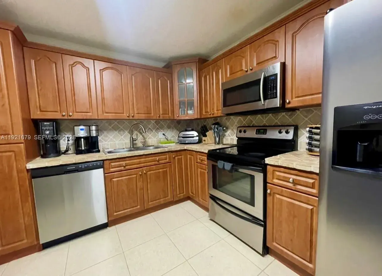 2851 NE 183rd St # 907E, Aventura FL 33160