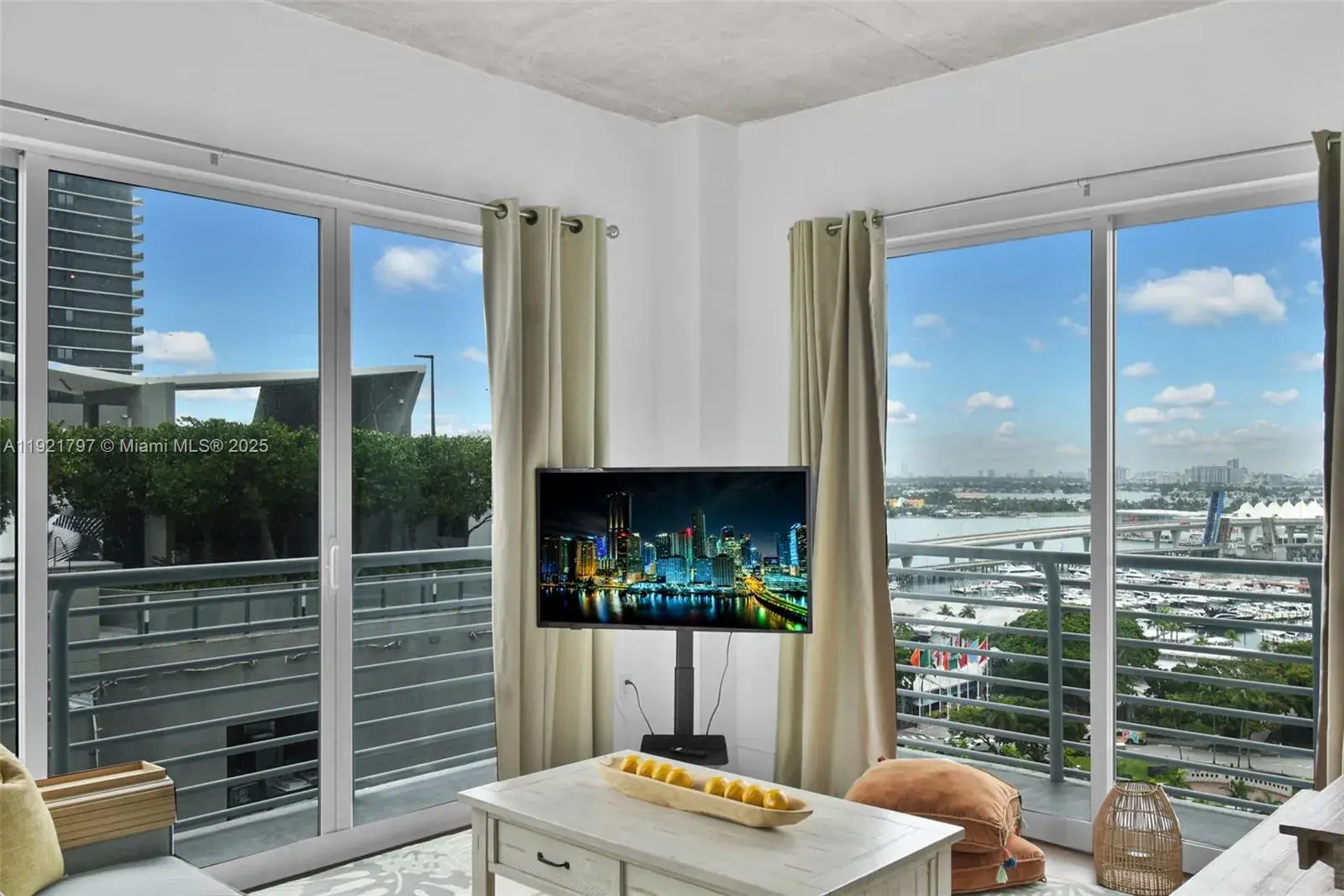 234 NE 3rd St # 1802, Miami FL 33132