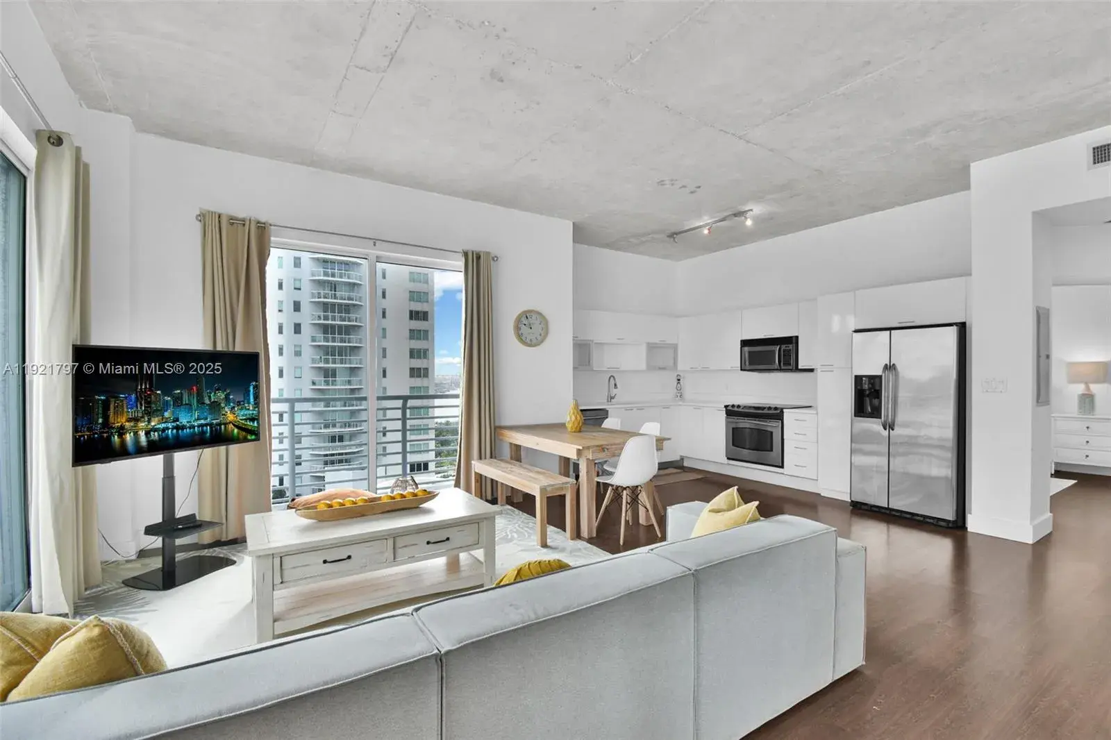 234 NE 3rd St # 1802, Miami FL 33132