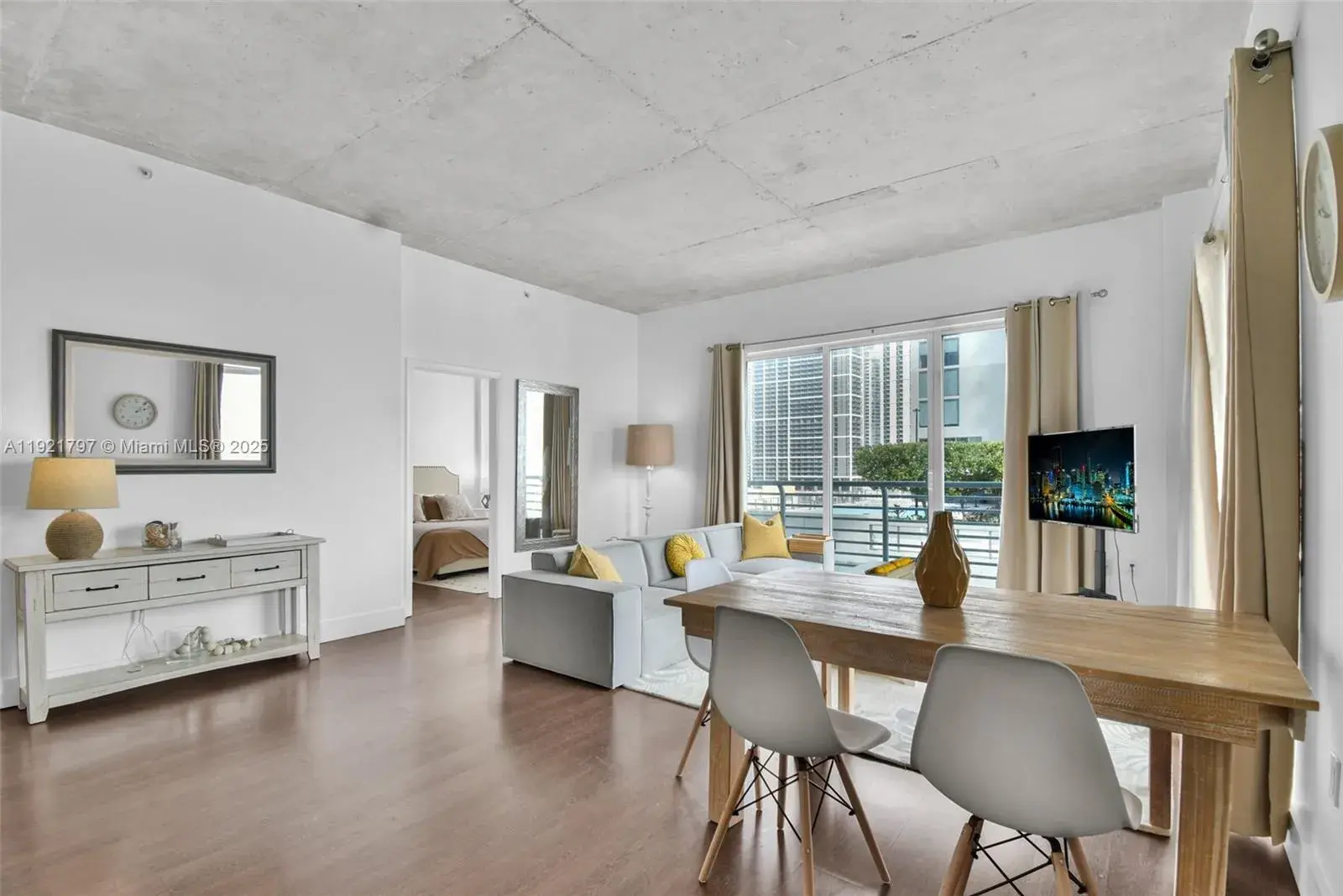 234 NE 3rd St # 1802, Miami FL 33132