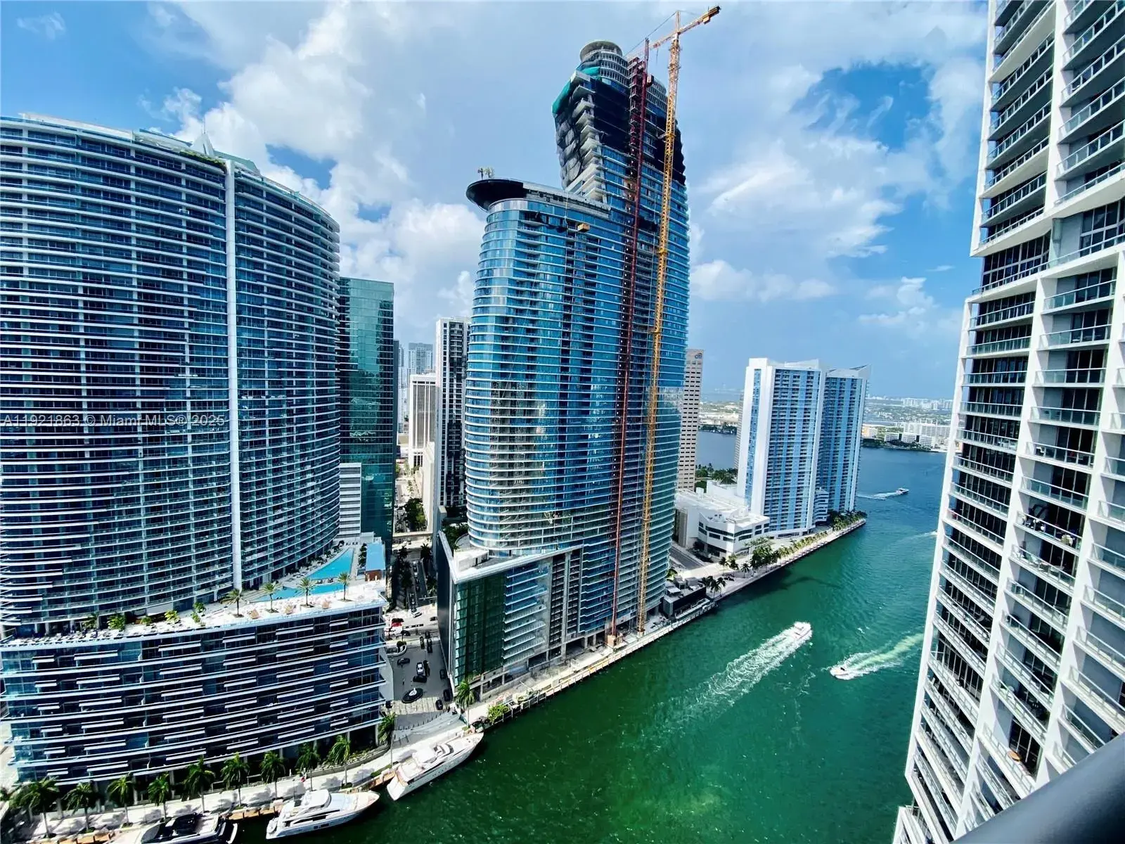 2 bedroom 2 bath Residential for sale at 475 Brickell Ave # 3715, Miami FL 33131