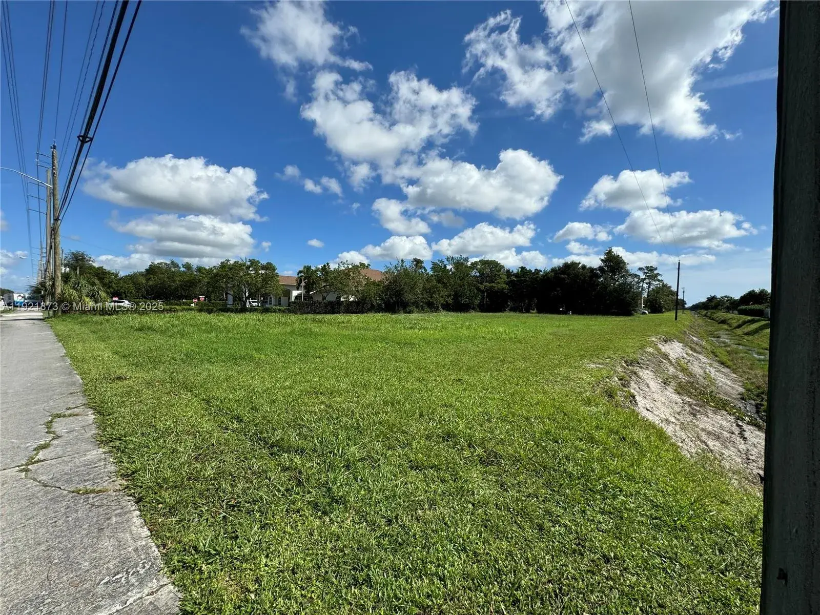 3494 S Jog Rd, Green Acres FL 33467