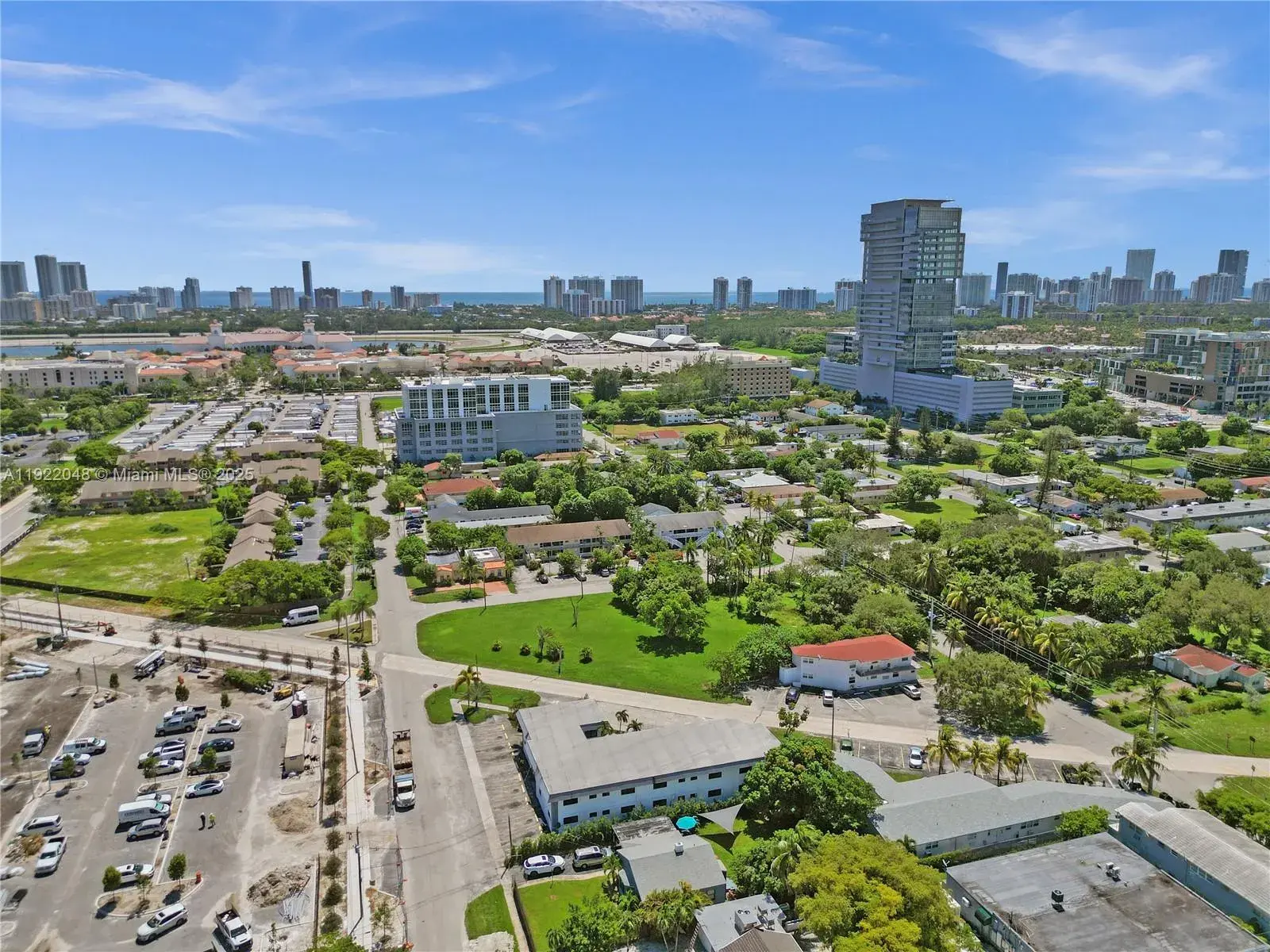 114 SE 8th St # 203, Hallandale Beach FL 33009