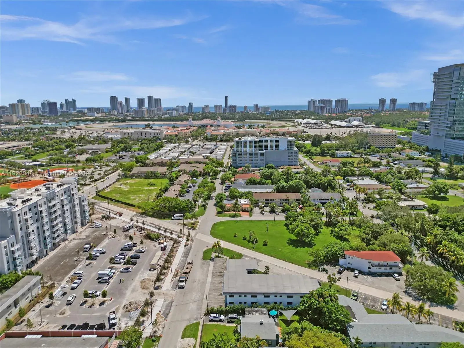 114 SE 8th St # 203, Hallandale Beach FL 33009