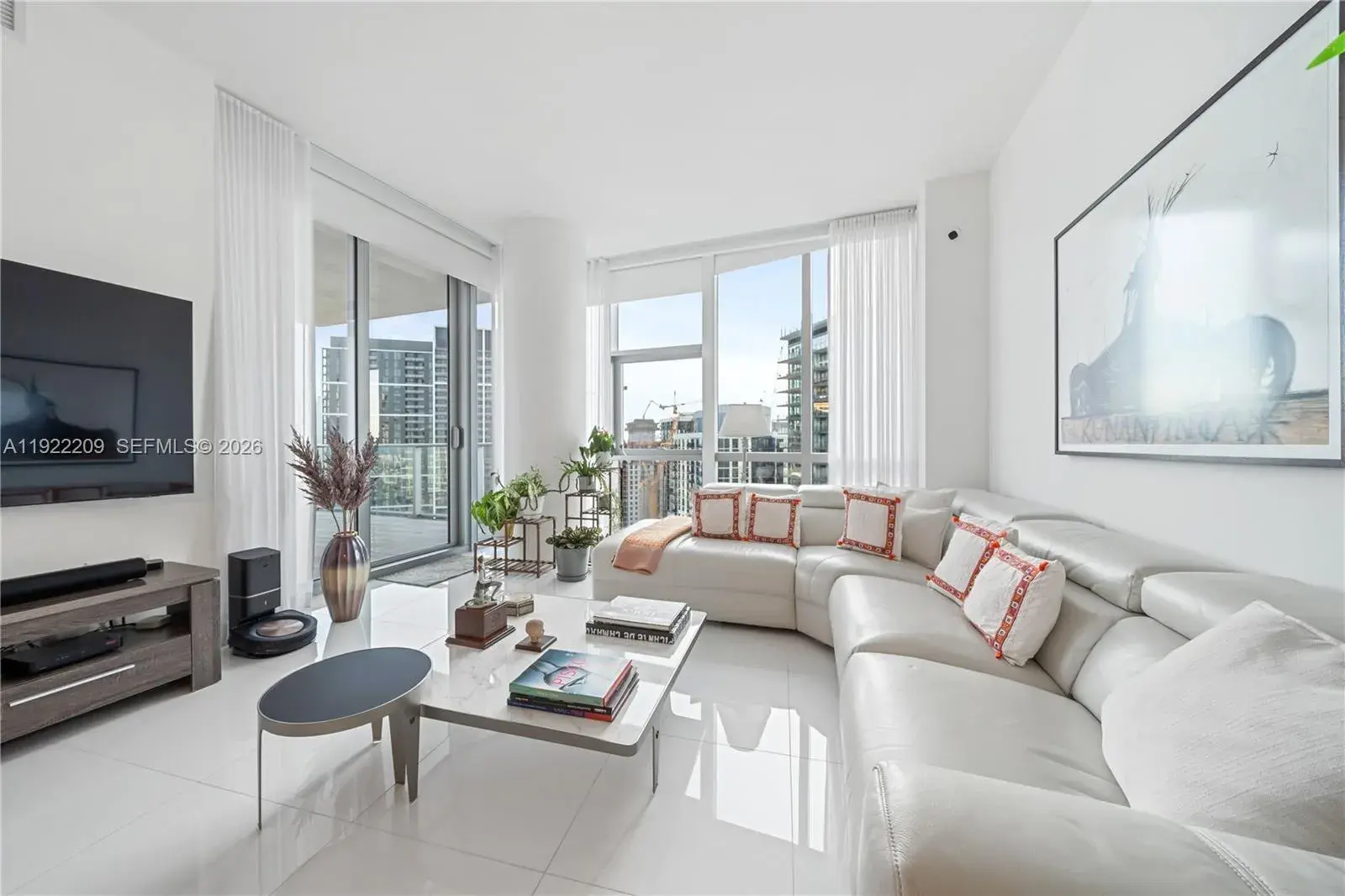 851 NE 1st Ave # 3911, Miami FL 33132