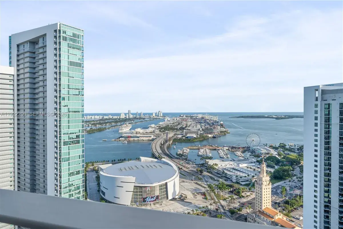 851 NE 1st Ave # 3911, Miami FL 33132
