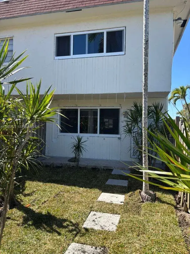 2 bedroom 1 bath Residential for sale at 1480 NE 151st St # 101, Miami FL 33162