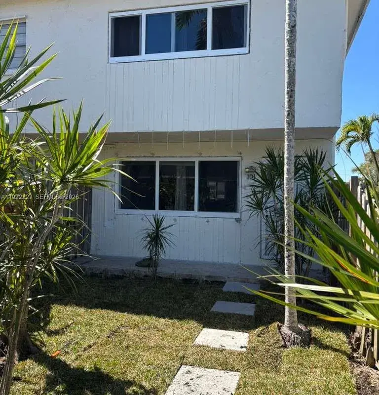 1480 NE 151st St # 101, Miami FL 33162