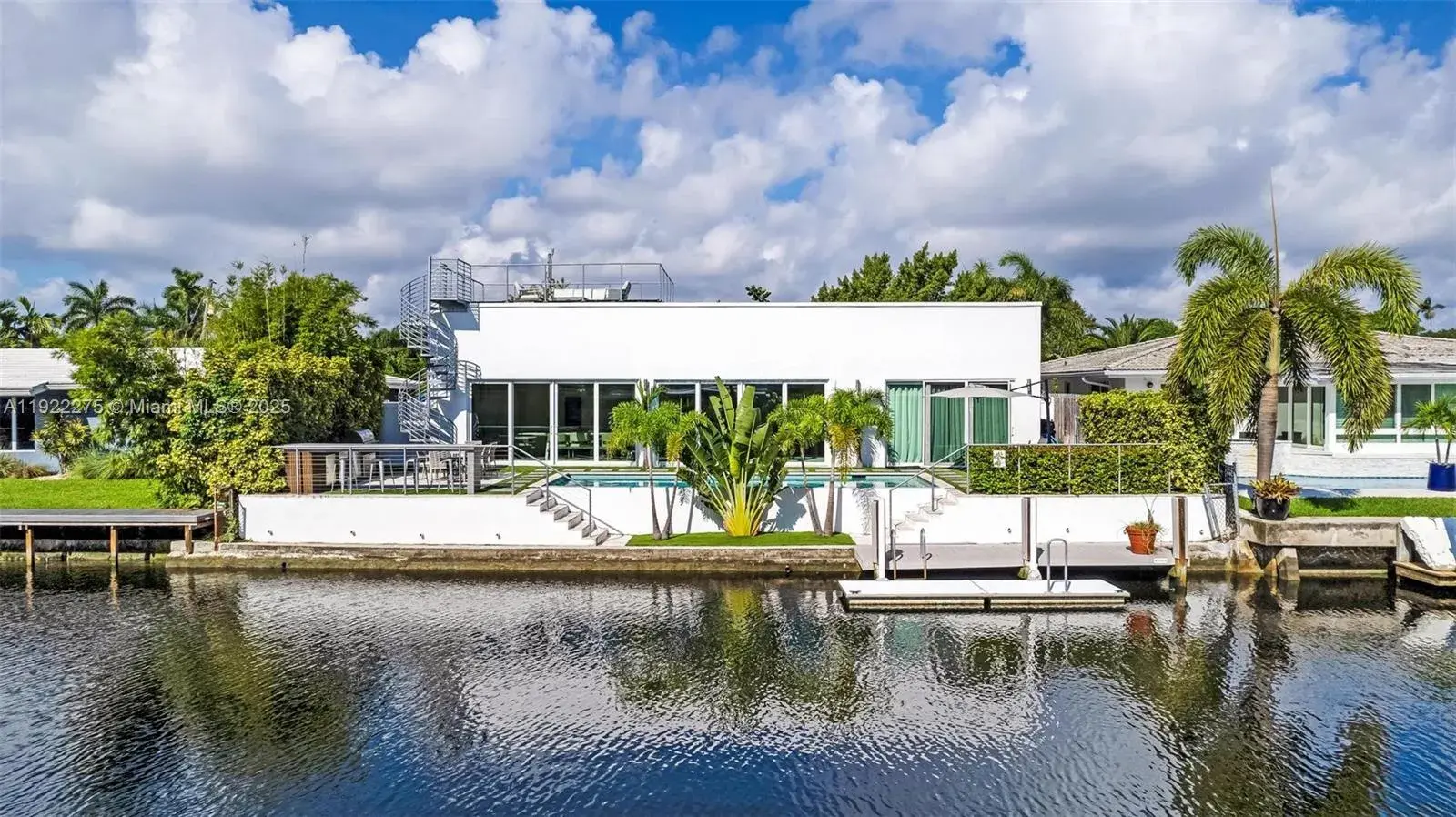 4 bedroom 4 bath for sale at 2112 NE 17th Ave, Wilton Manors FL 33305