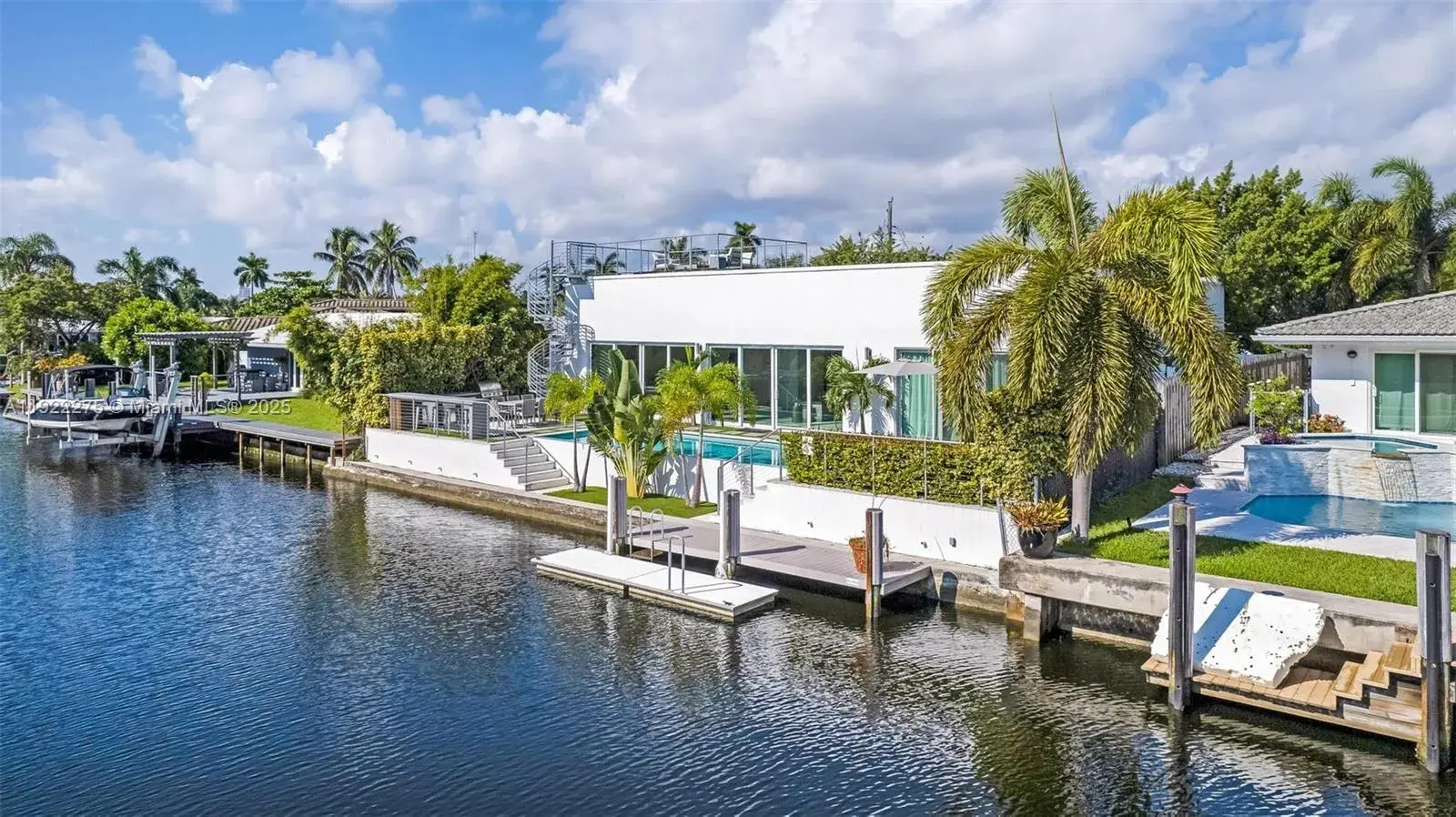 2112 NE 17th Ave, Wilton Manors FL 33305