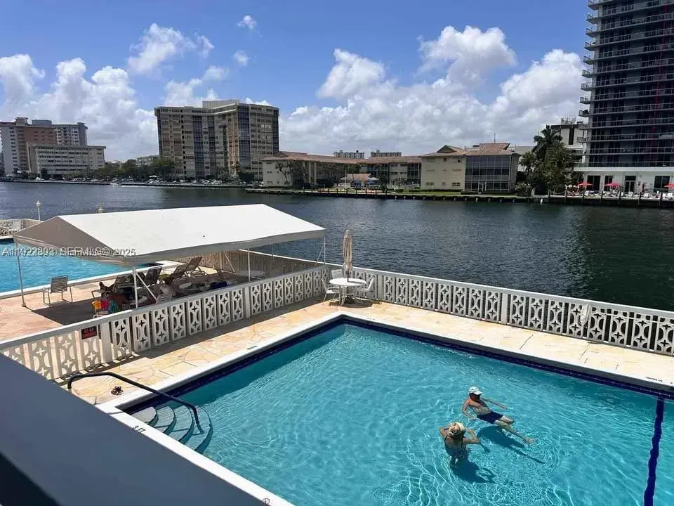 1801 S Ocean Dr, Hallandale Beach FL 33009