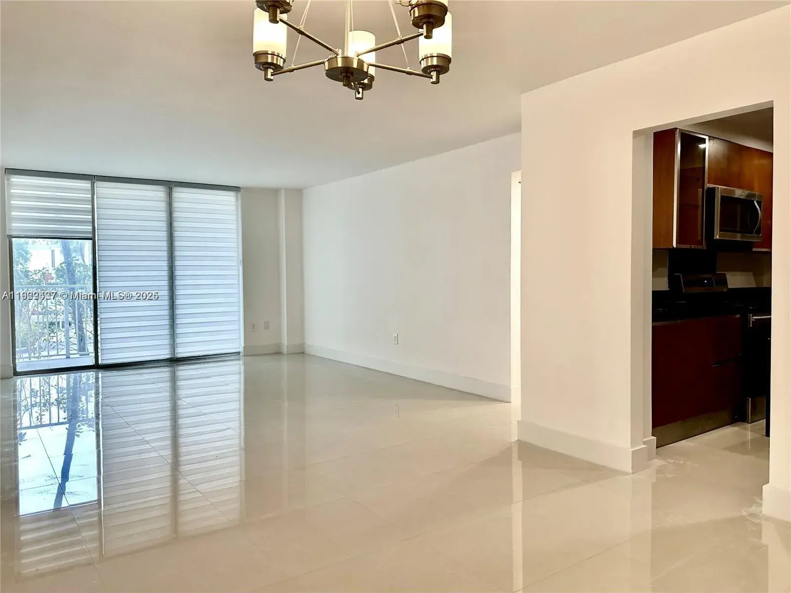 2 bedroom 2 bath Residential Lease for rent at 2851 NE 183rd St # 109E, Aventura FL 33160