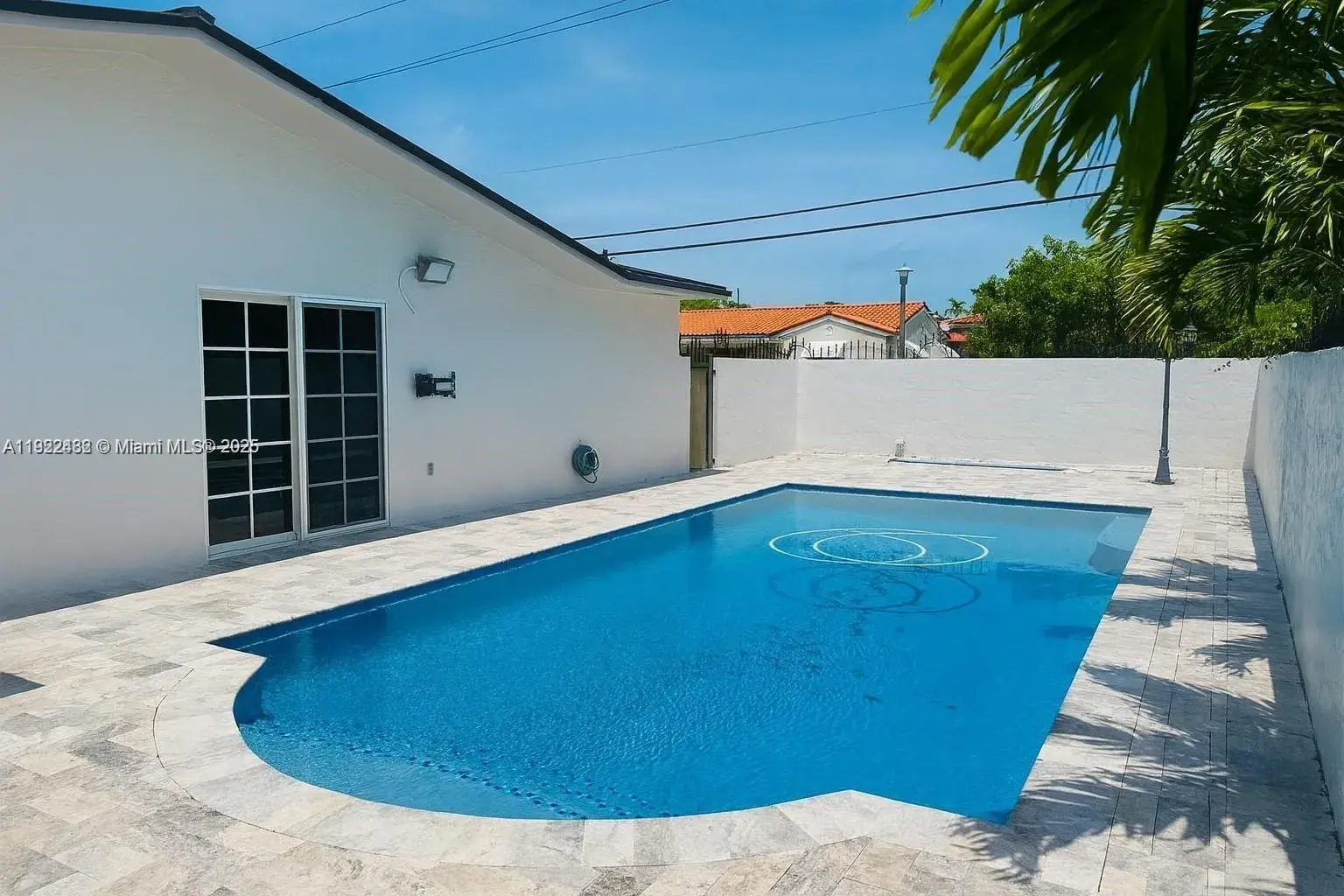 1900 SW 24th St, Miami FL 33145