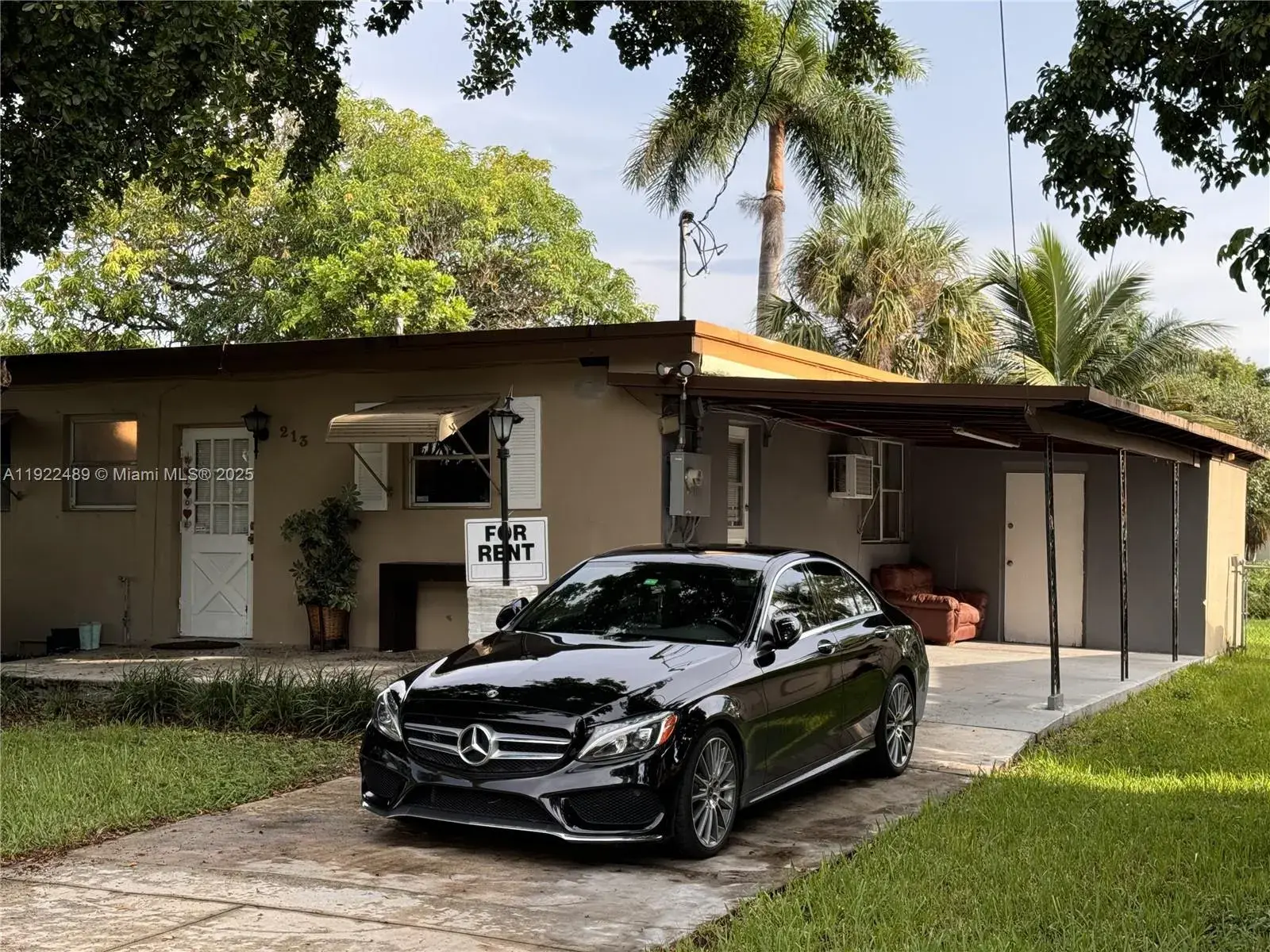 3 bedroom 2 bath Residential Lease for rent at 213 SW 5th St, Hallandale Beach FL 33009