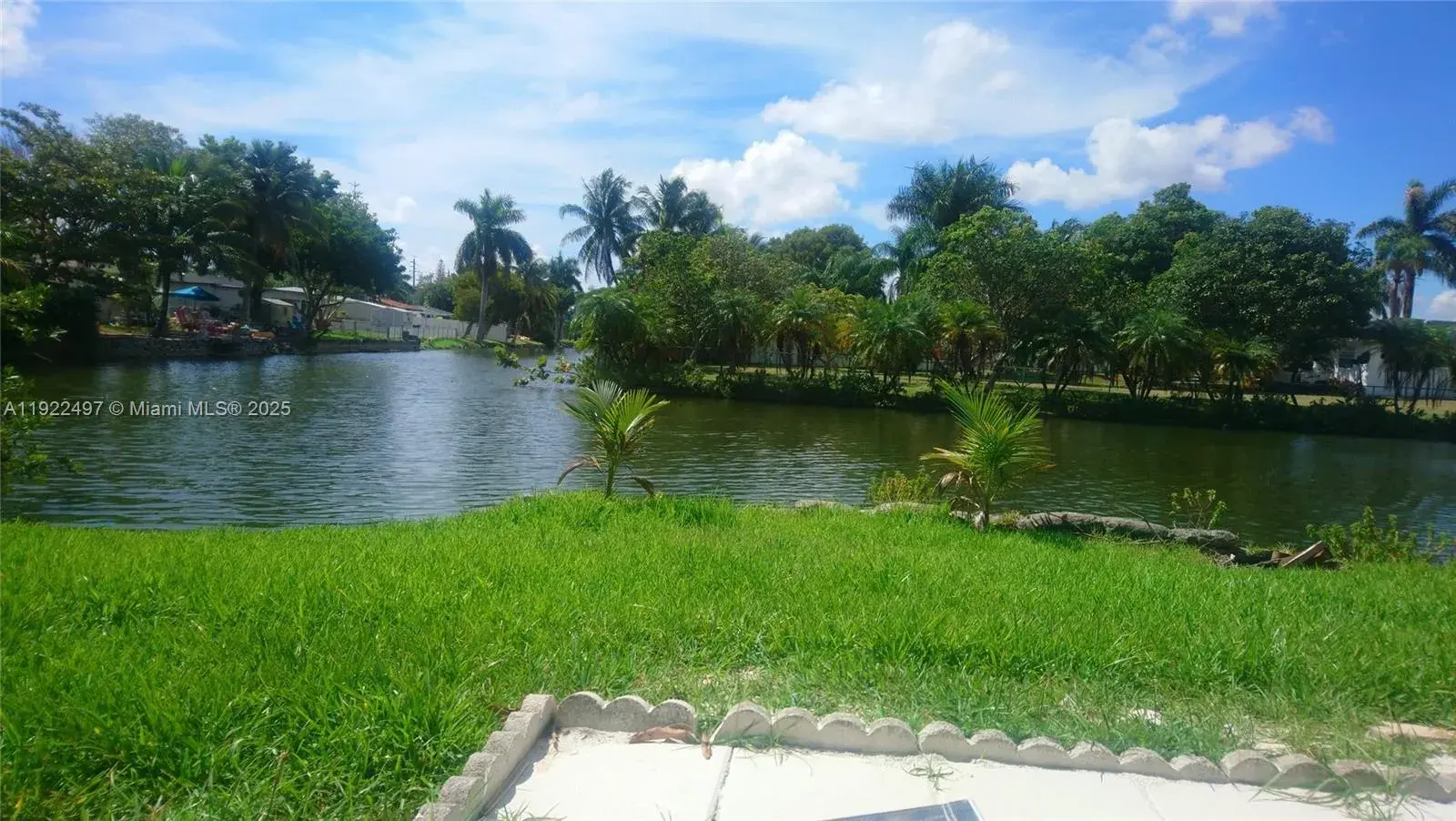 209 SW 5th St, Hallandale Beach FL 33009