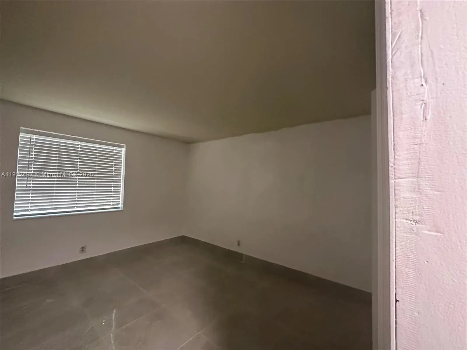 209 SW 5th St, Hallandale Beach FL 33009
