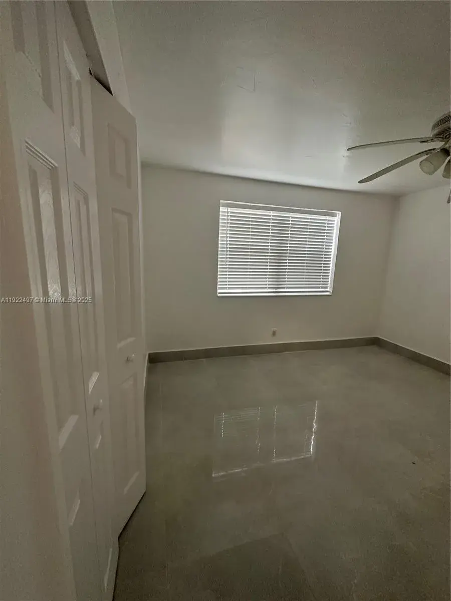 209 SW 5th St, Hallandale Beach FL 33009