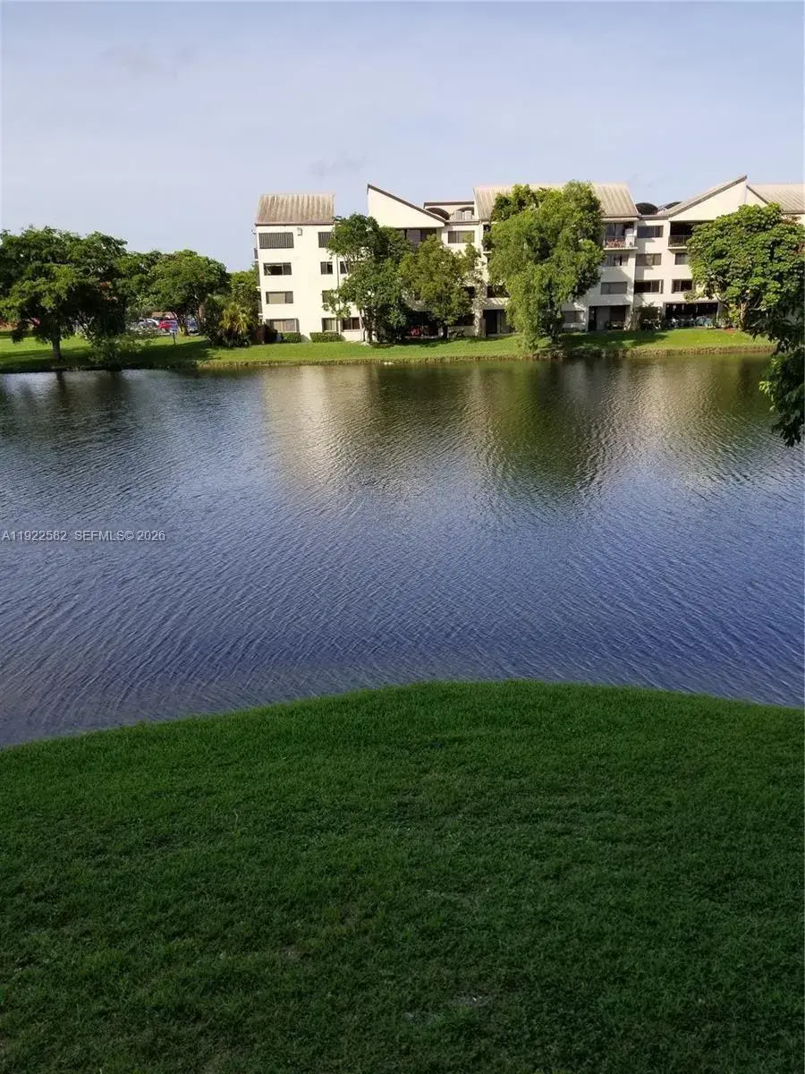 2 bedroom 2 bath Residential for sale at 6701 SW 116th COURT # 203, Miami FL 33173