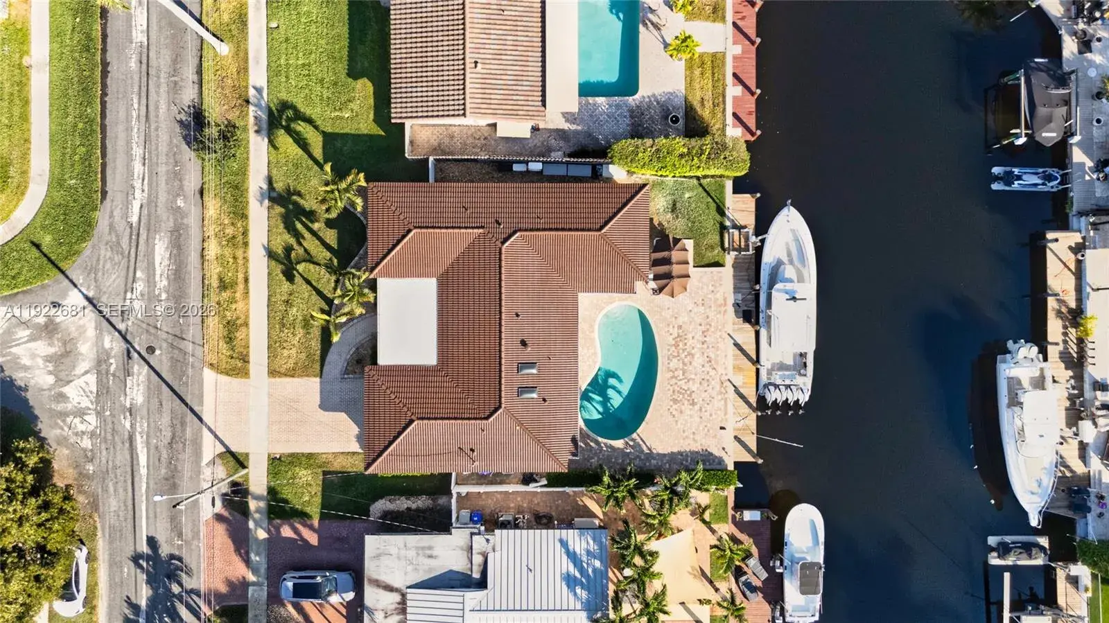 3 bedroom 3 bath Residential for sale at 800 SE 3rd Ter, Pompano Beach FL 33060