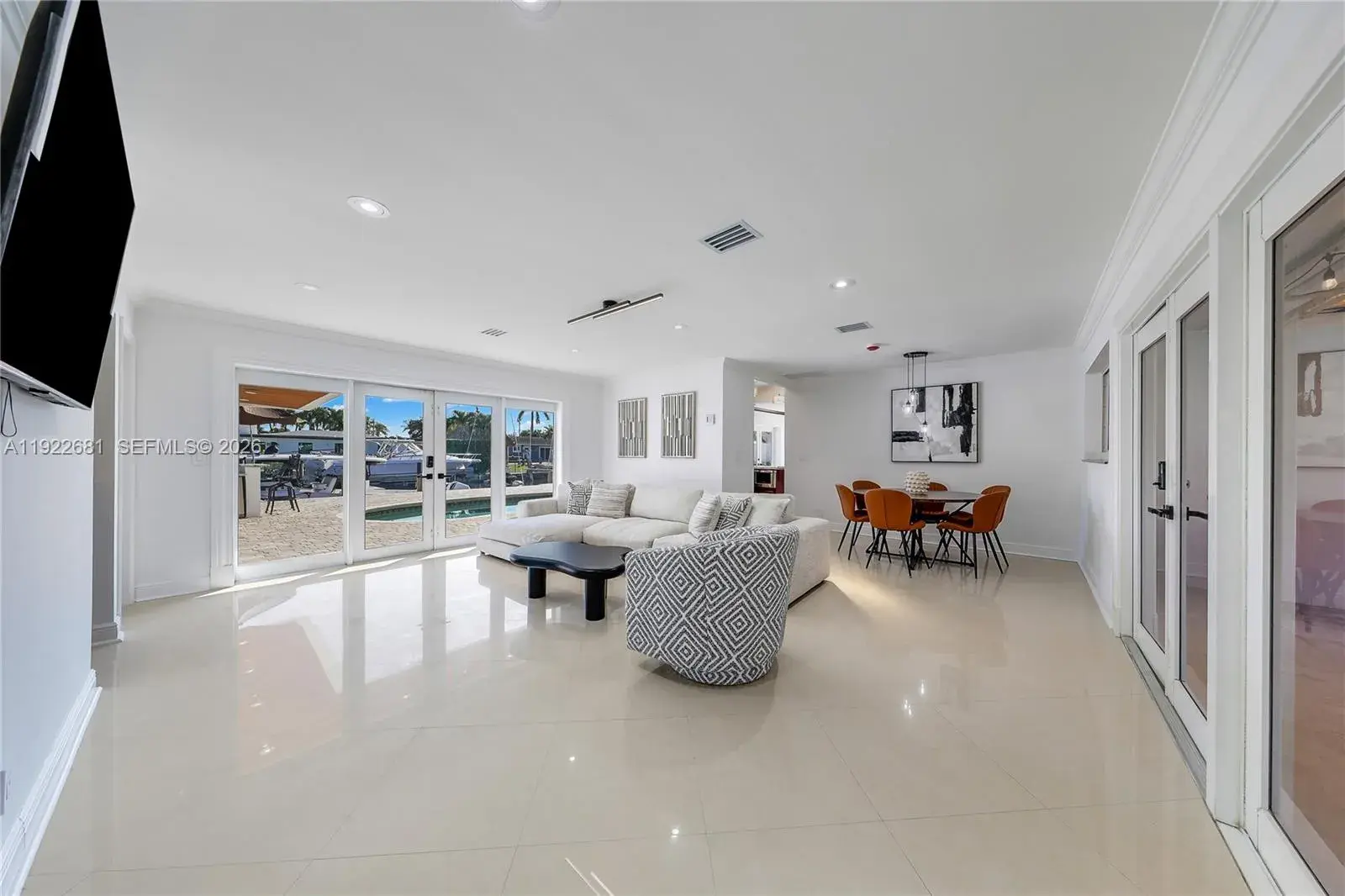 800 SE 3rd Ter, Pompano Beach FL 33060