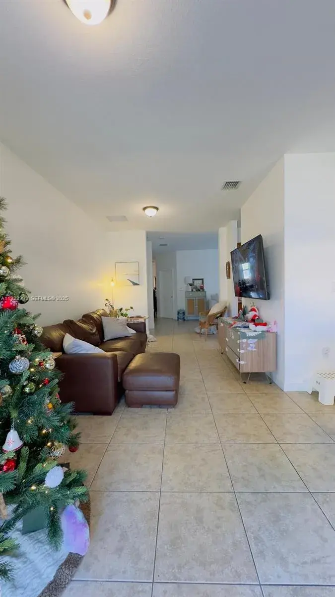 10131 NW 10th St, Miami FL 33172