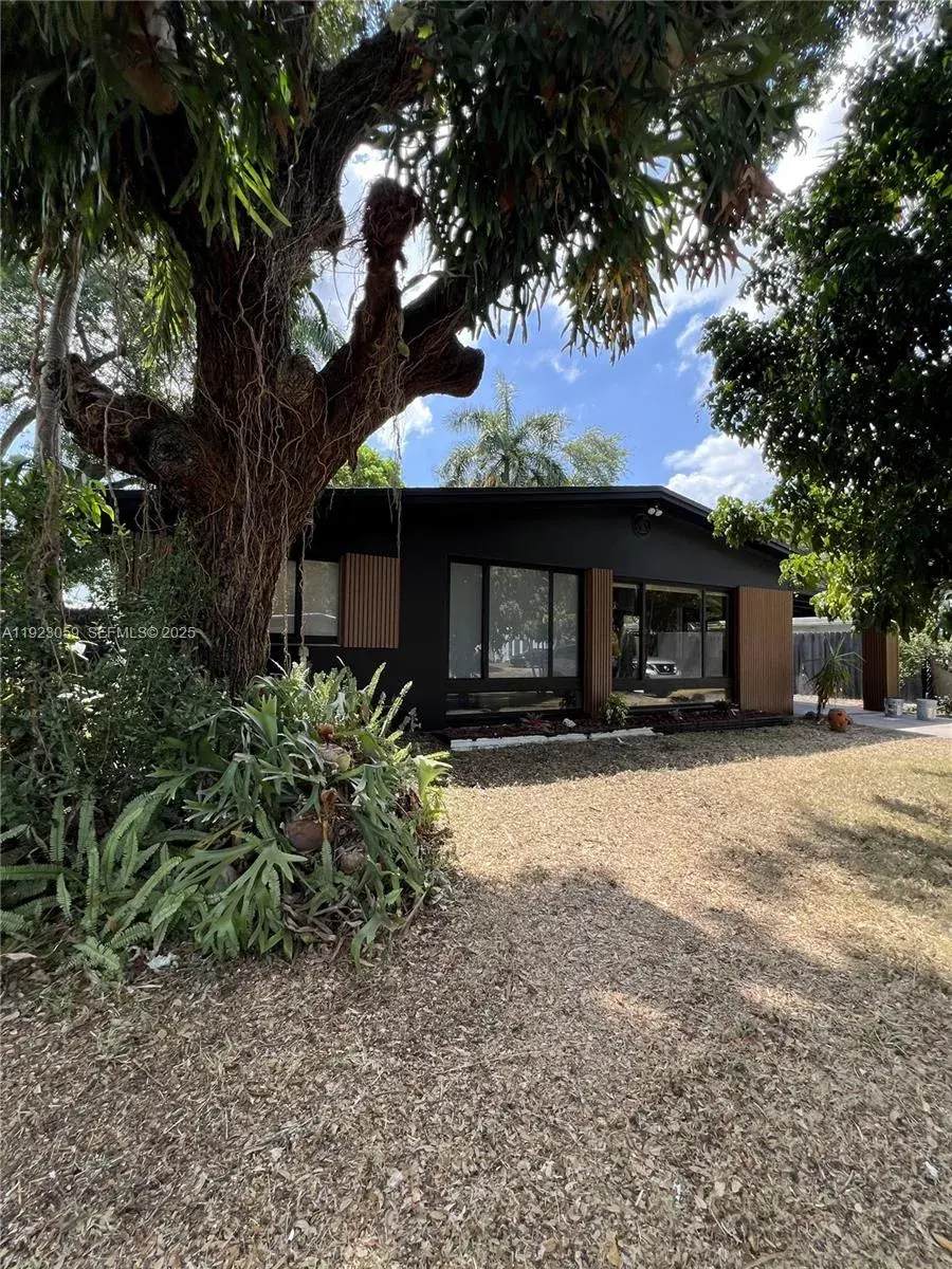 3 bedroom 2 bath Residential for sale at 1508 SW 20th Ave, Fort Lauderdale FL 33312