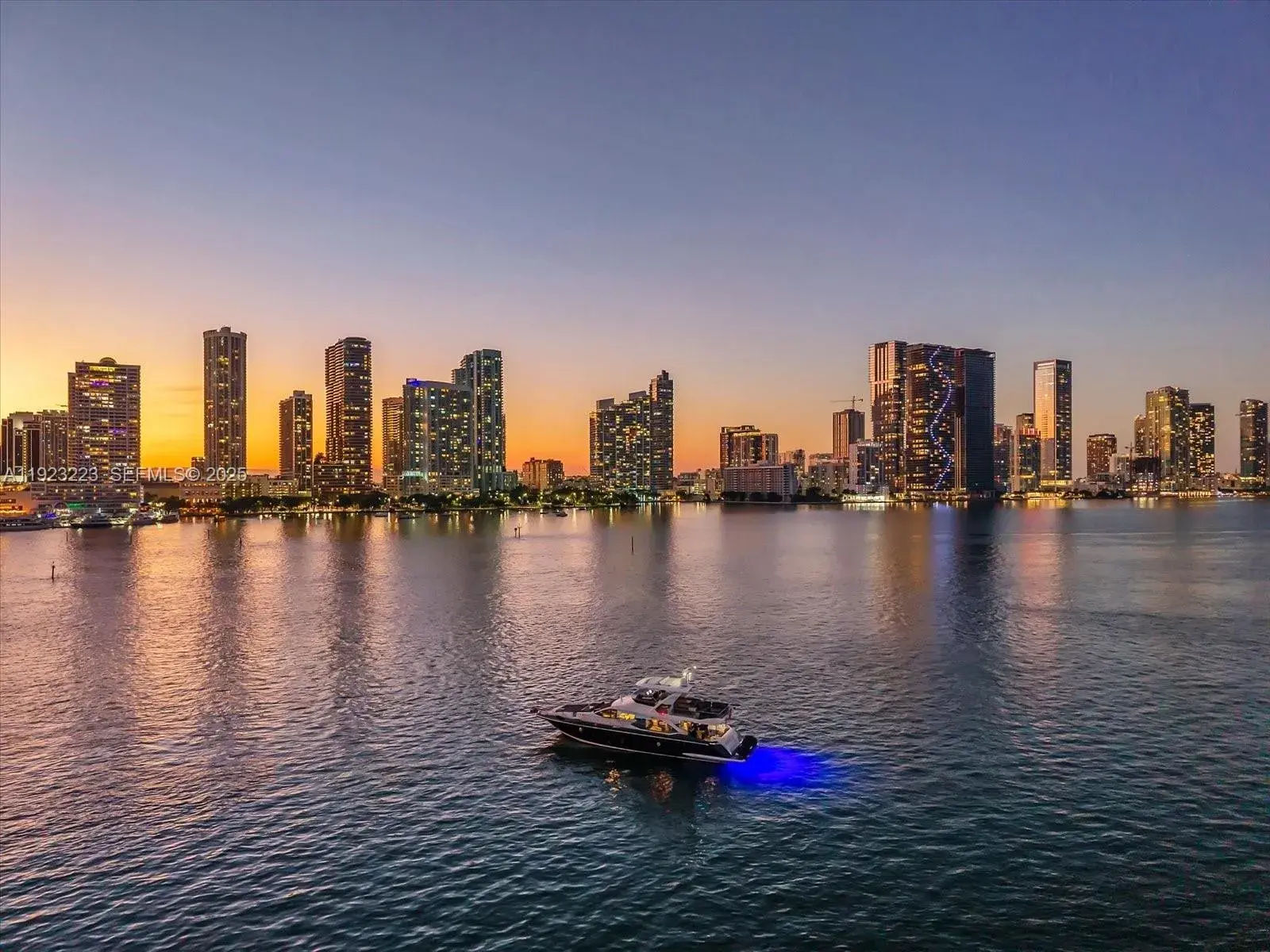 851 N Venetian Dr, Miami FL 33139