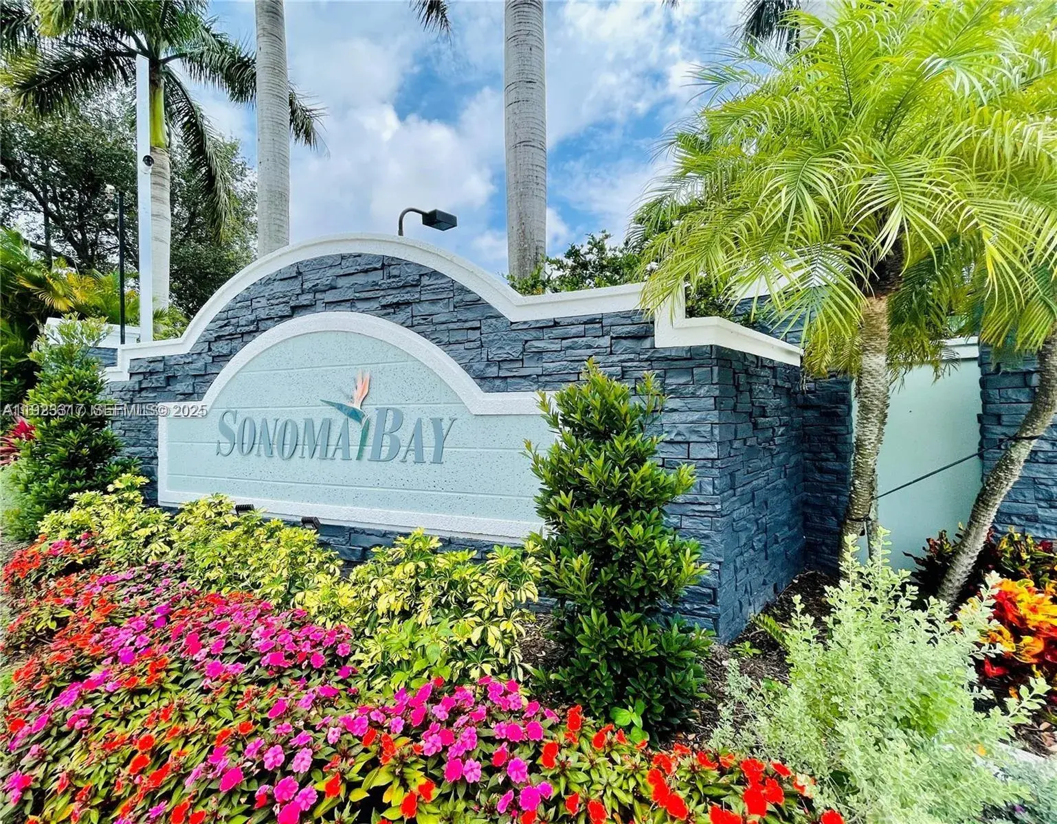 2 bedroom 2 bath Residential for sale at 1918 Alamanda Way, Riviera Beach FL 33404